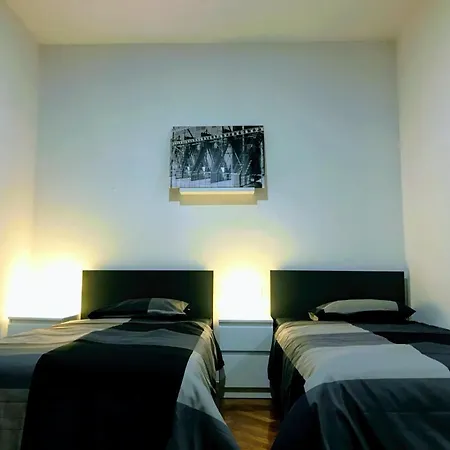 Center Park And Apartment *