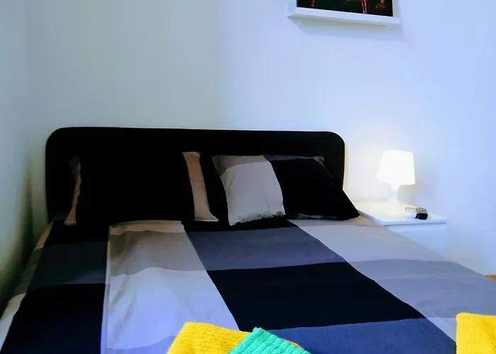 Center Park And Daire Pula