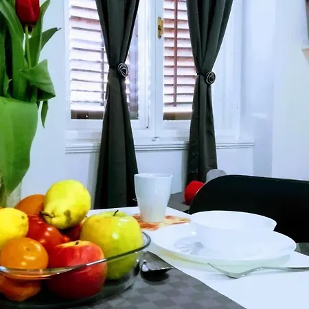 Center Park And Apartman *