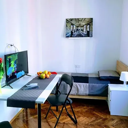 Center Park And Apartman