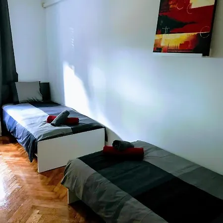 Center Park And Apartman