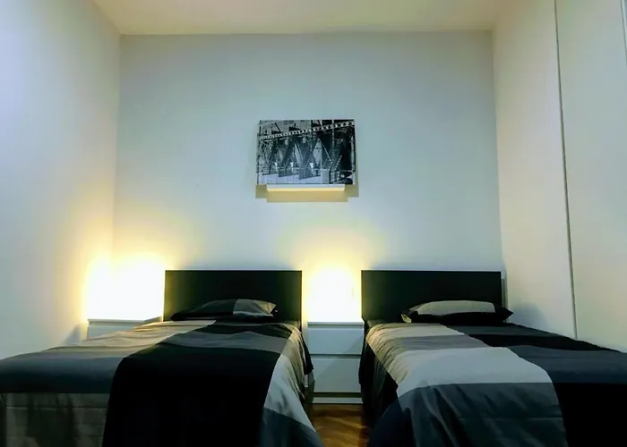 Center Park And Apartment *