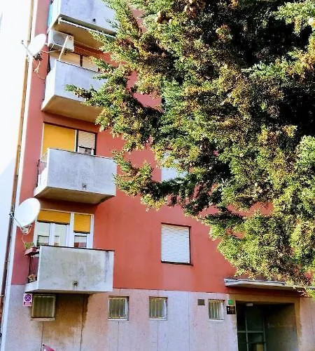 Center Park And Apartment *