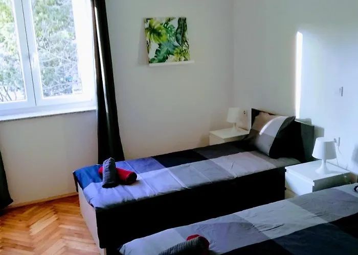 Apartment Center Park And *