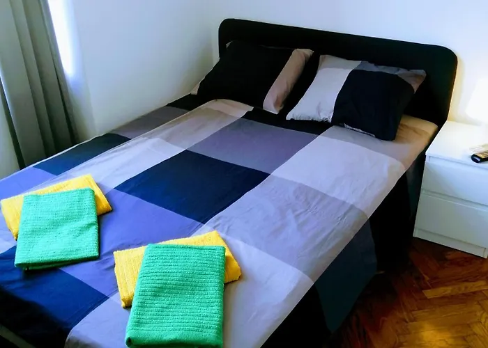 Apartment Center Park And