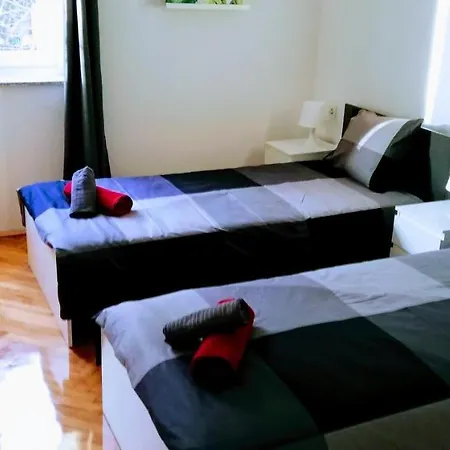 Center Park And 普拉