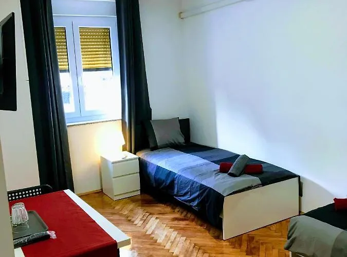 Center Park And Apartman *